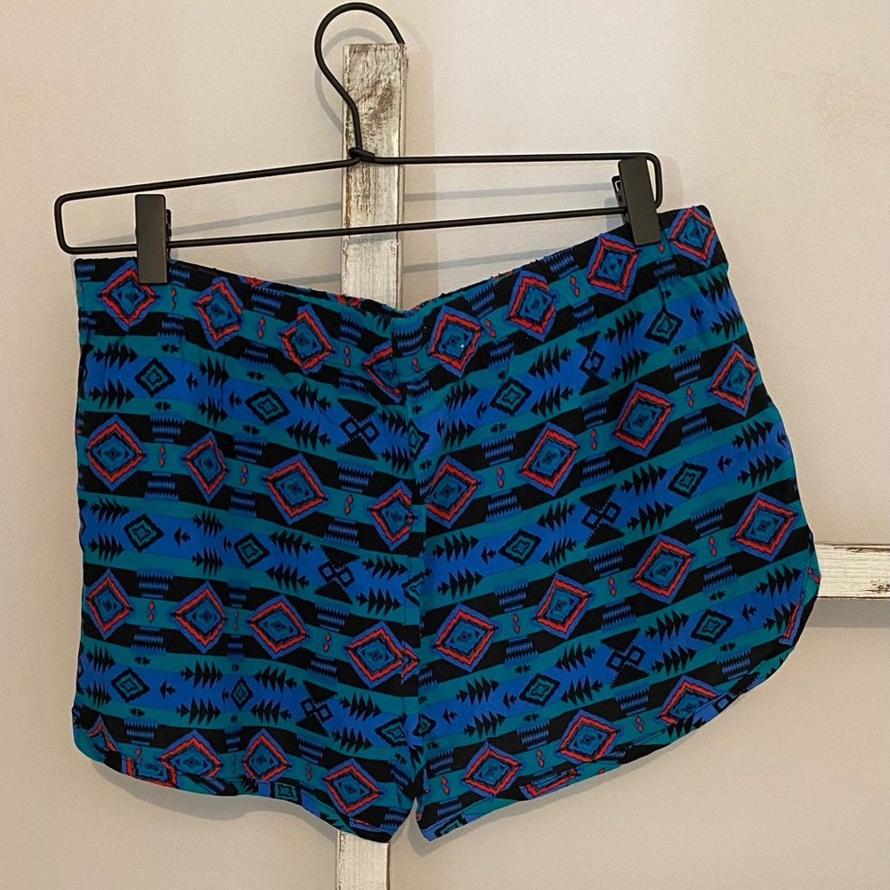 Shorts - Picture 3 of 3